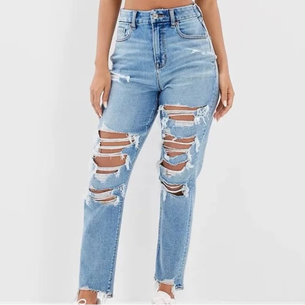 American Eagle AE Stretch Curvy Mom Jean. Size 2